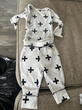 cloud island White and Black Plus Cross Matching Set